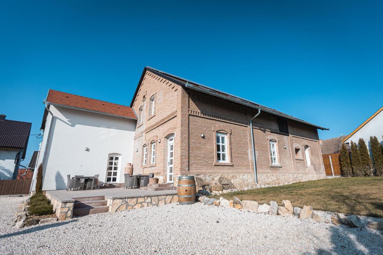Magtar Villa Bóly エクステリア 写真